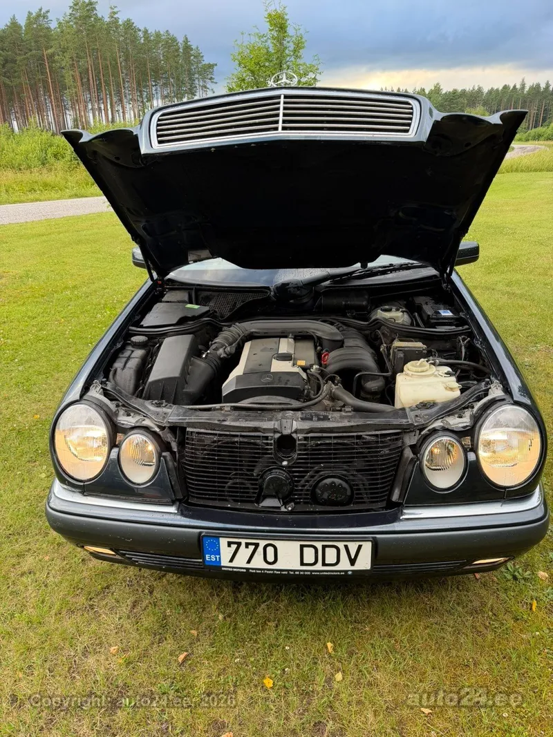 Mercedes-Benz Mercedes-Benz E 320