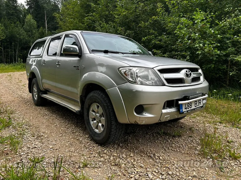Toyota Hilux - 1