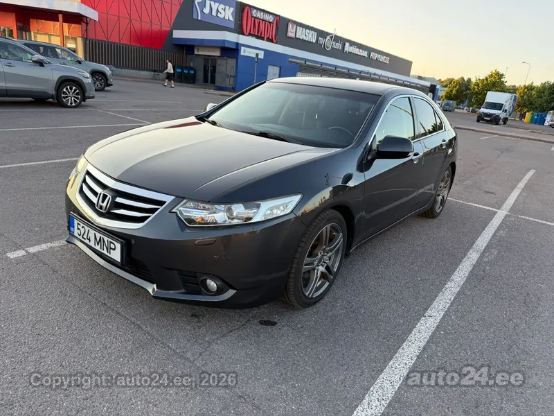 Honda Accord - 1