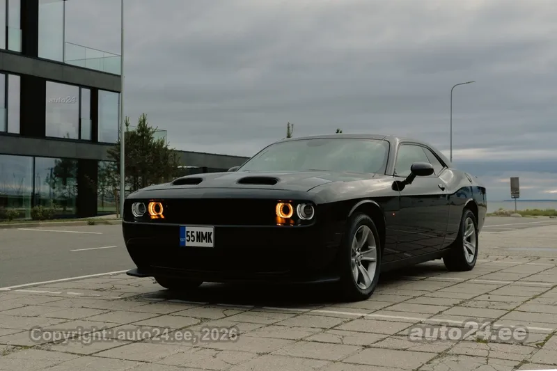 Dodge Challenger - 1