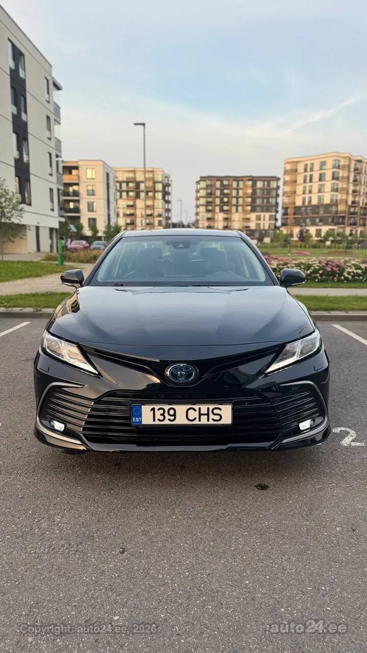 Toyota Camry - 1