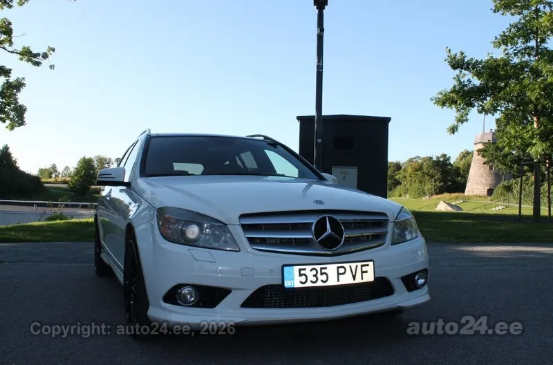 Mercedes-Benz C 320 - 1