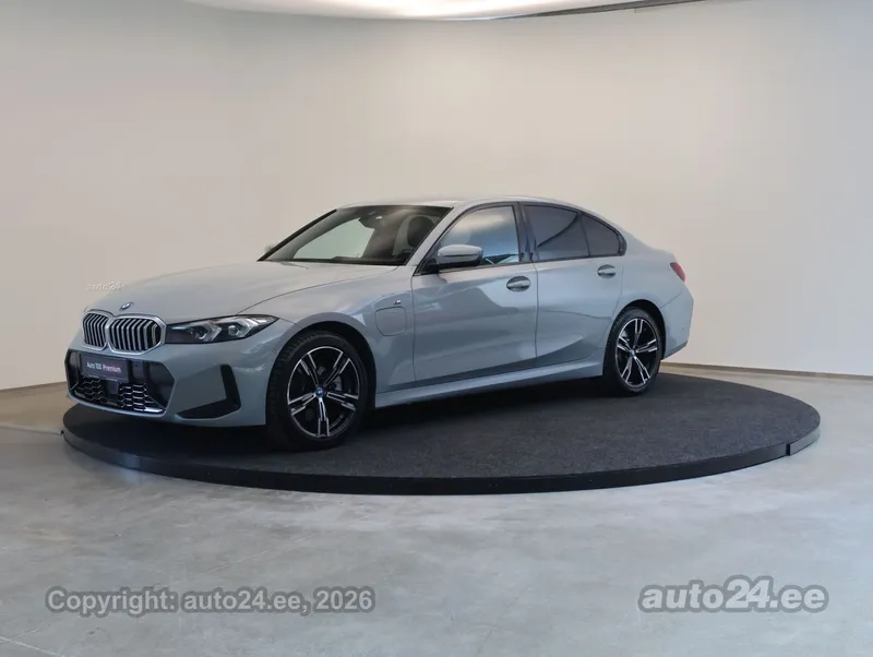 BMW 330 - 1