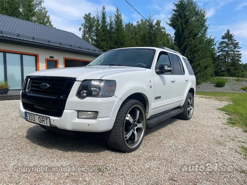 Ford Explorer - 1