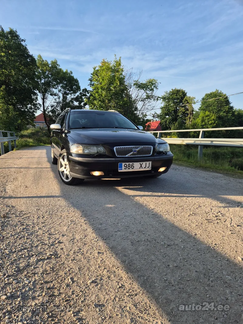 Volvo V70 - 1