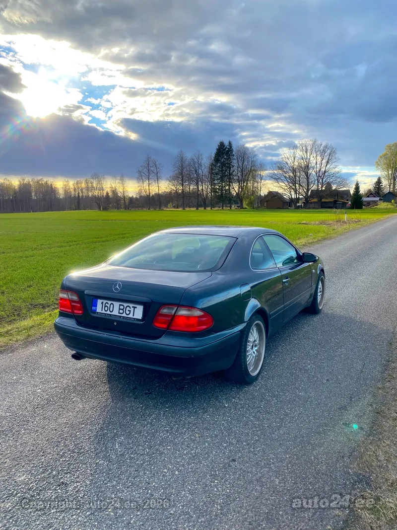 Mercedes-Benz Mercedes-Benz CLK 320