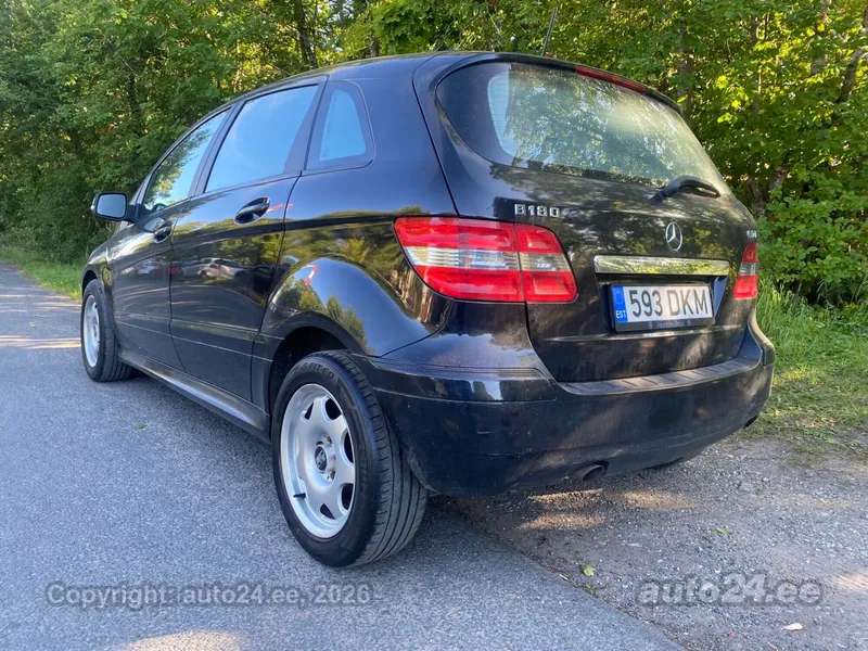 Mercedes-Benz B 180 - 1