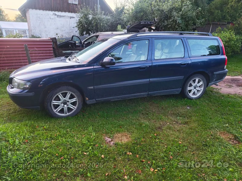 Volvo V70 - 1