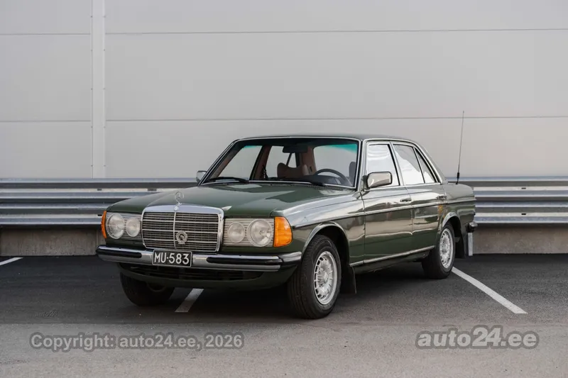 Mercedes-Benz 230 - 1