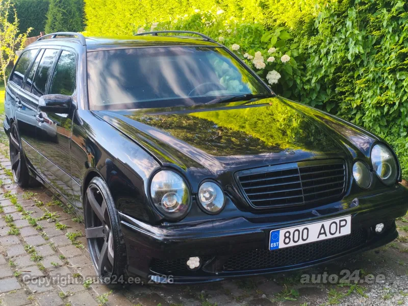 Mercedes-Benz E 280 - 1