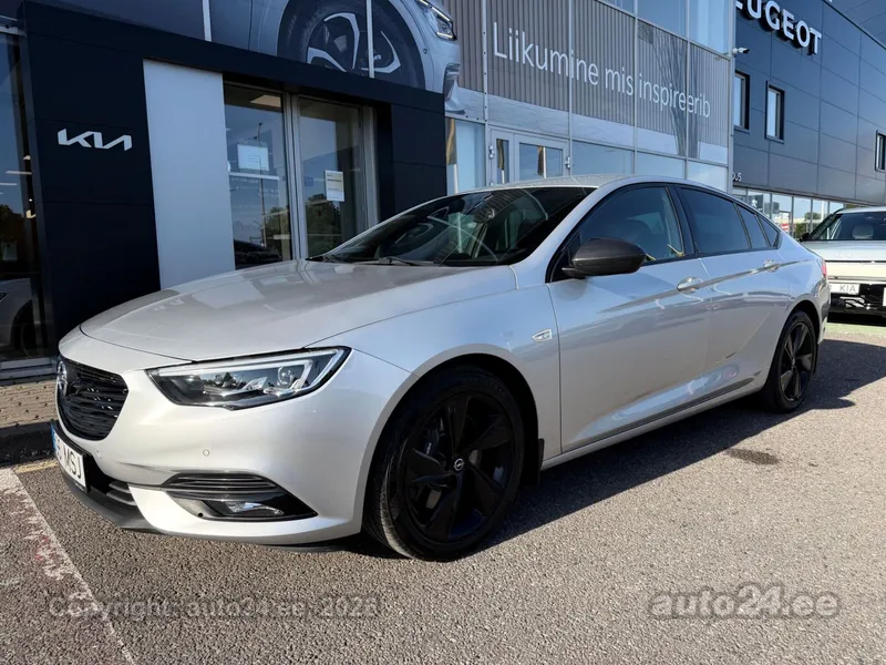 Opel Insignia - 1