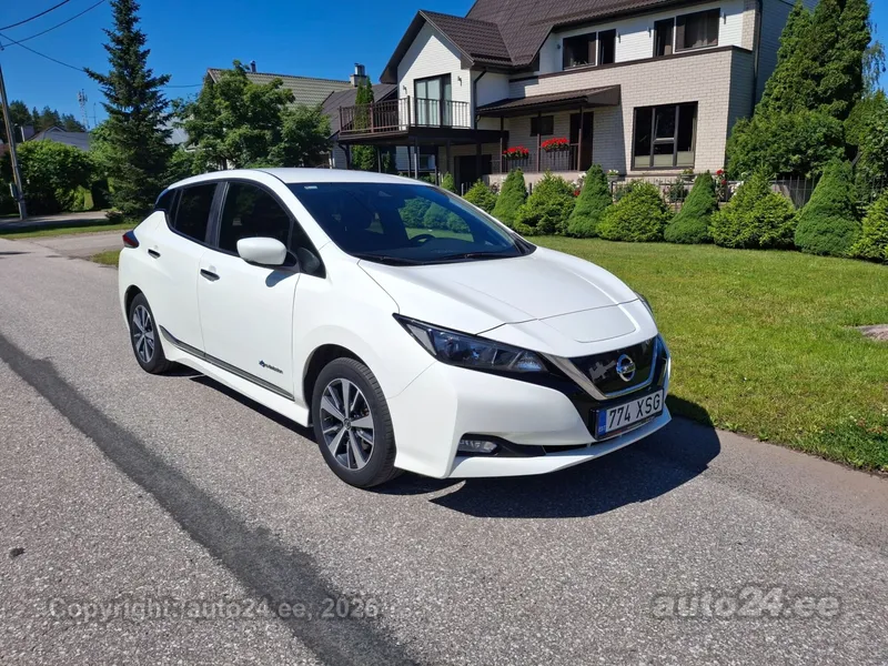 Nissan LEAF - 1