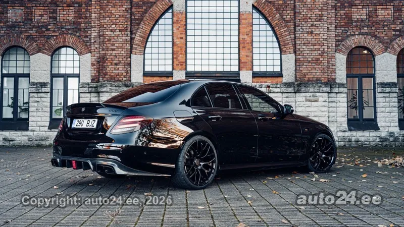 Mercedes-Benz E 220 - 1