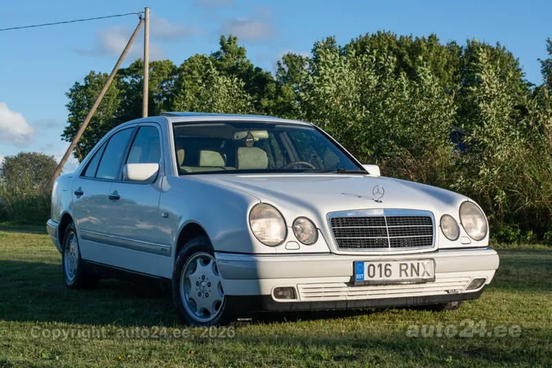 Mercedes-Benz Mercedes-Benz E 220
