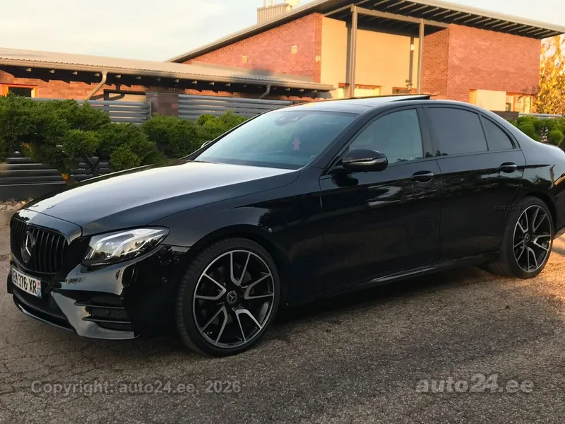 Mercedes-Benz E 220 - 1