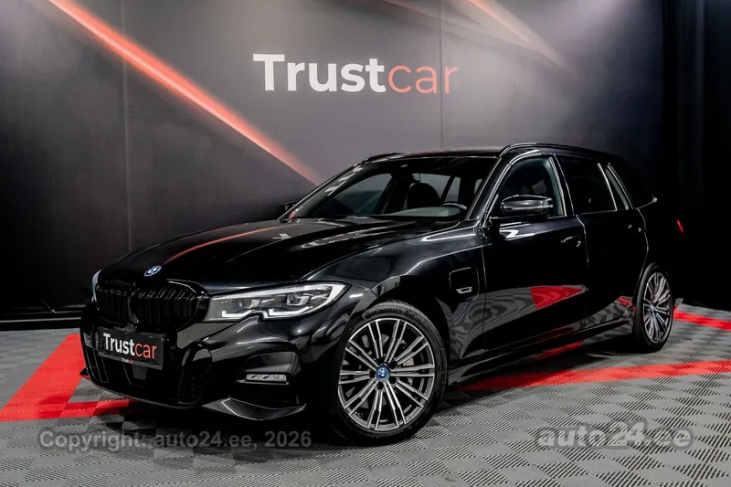 BMW 330 - 1