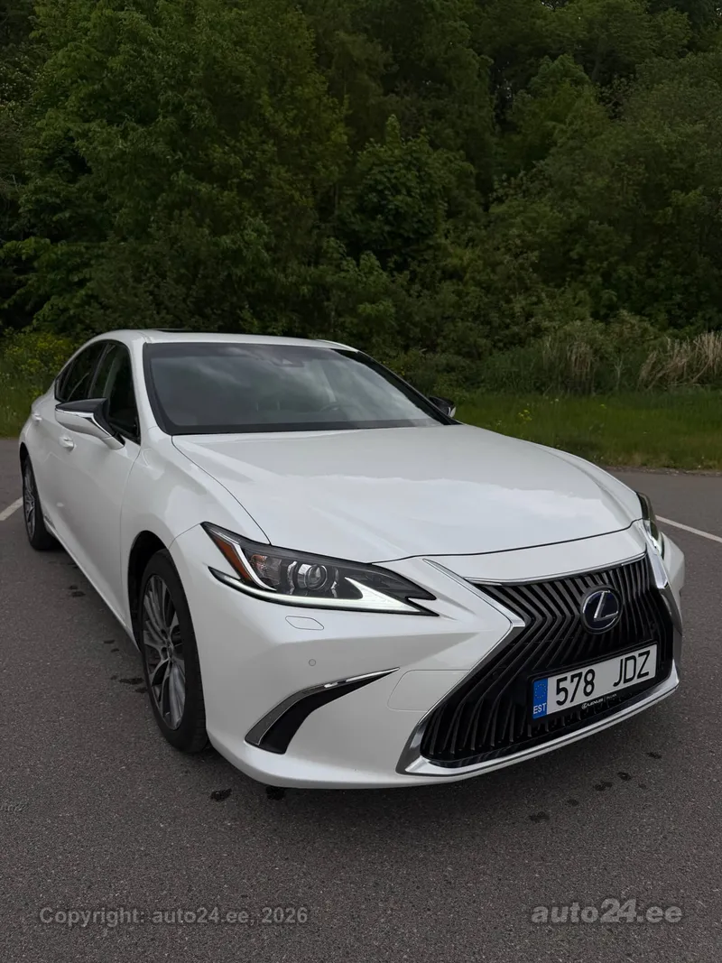 Lexus ES 300h - 1
