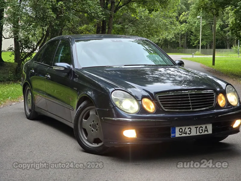 Mercedes-Benz E 320 - 1