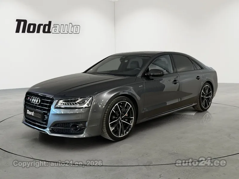 Audi S8 - 1