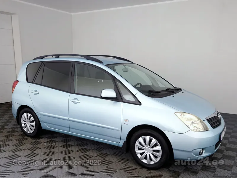 Toyota Corolla Verso - 1