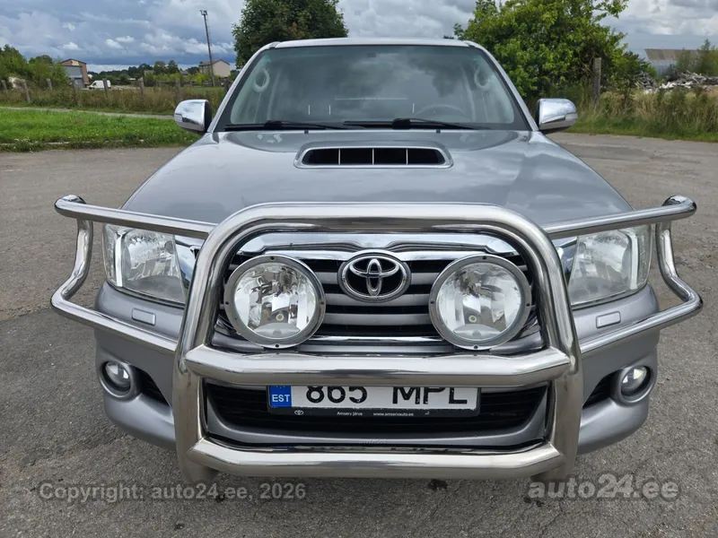Toyota Hilux - 1