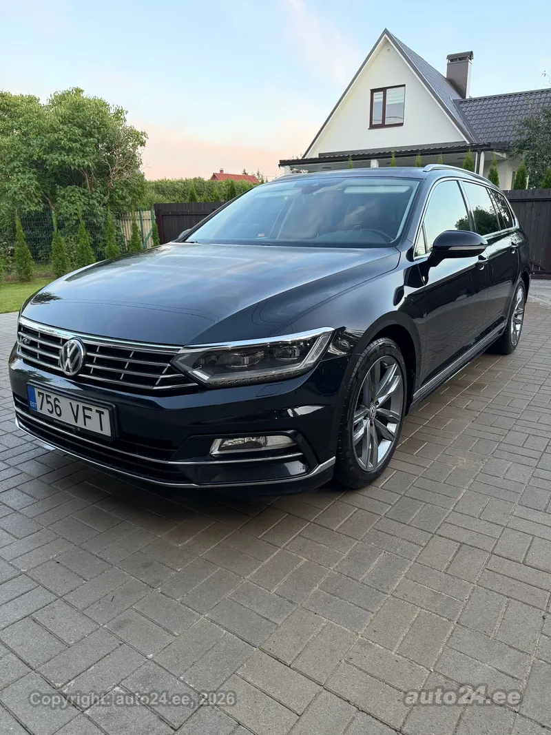 Volkswagen Passat - 1