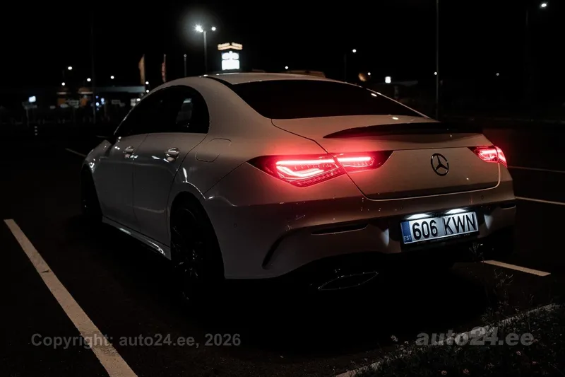 Mercedes-Benz CLA 180 - 1