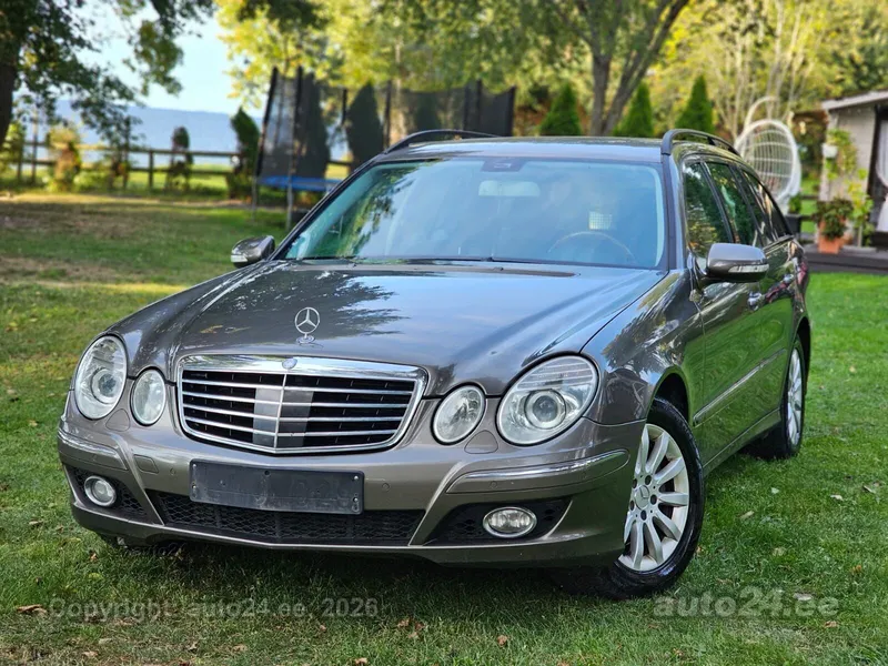 Mercedes-Benz E 320 - 1
