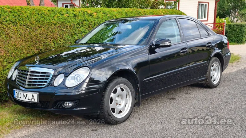 Mercedes-Benz E 200 - 1
