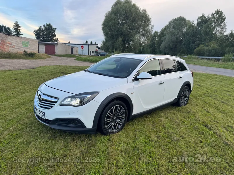 Opel Insignia - 1