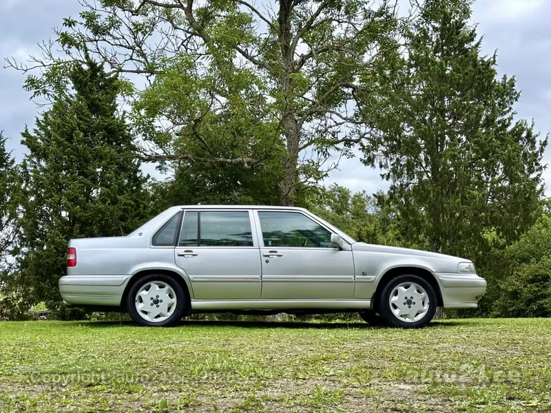 Volvo S90 - 1