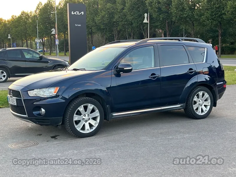 Mitsubishi Outlander - 1