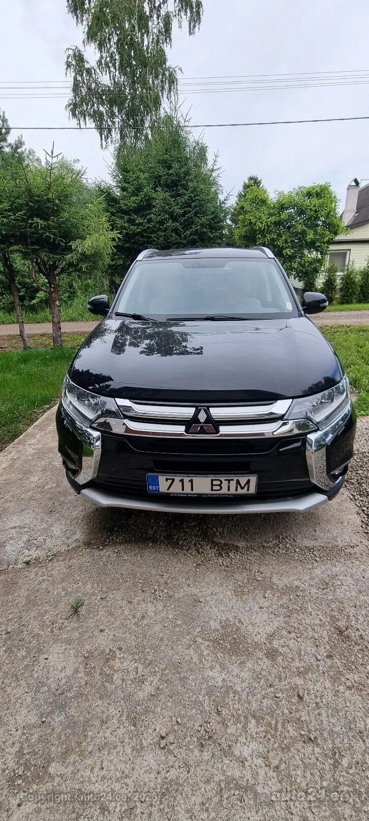Mitsubishi Outlander - 1