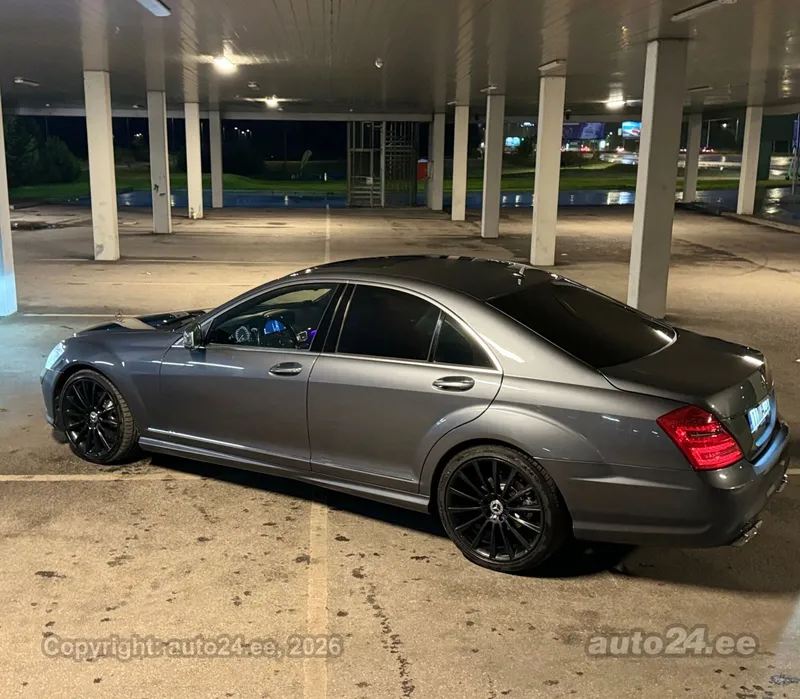 Mercedes-Benz S 320 - 1