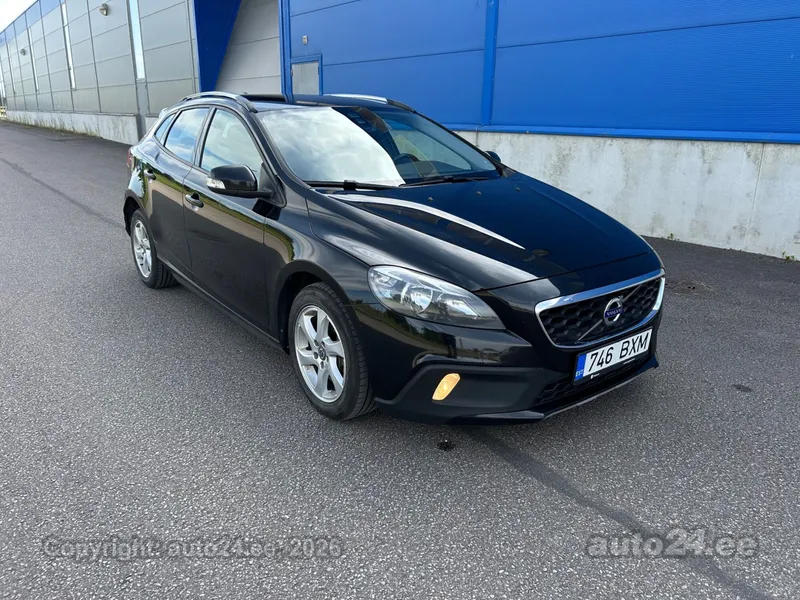 Volvo V40 Cross Country - 1