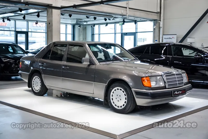 Mercedes-Benz Mercedes-Benz E 230