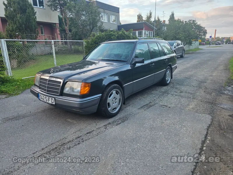 Mercedes-Benz Mercedes-Benz E 320