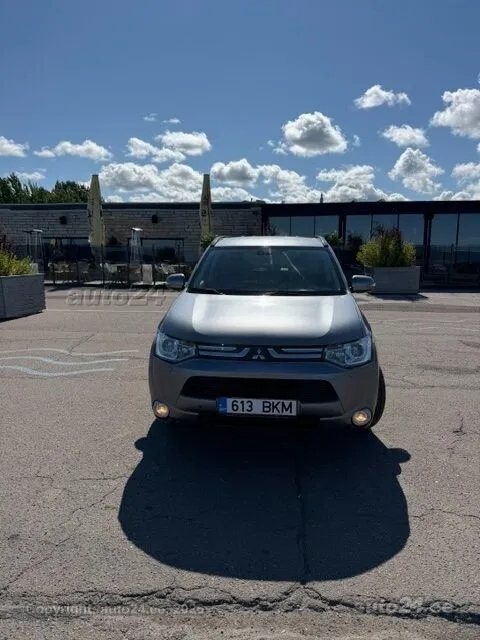 Mitsubishi Outlander - 1