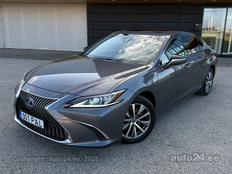 Lexus ES 300h - 1