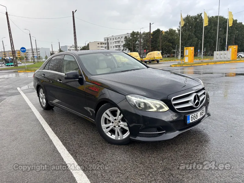 Mercedes-Benz E 220 - 1