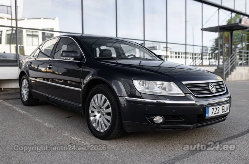 Volkswagen Phaeton - 1