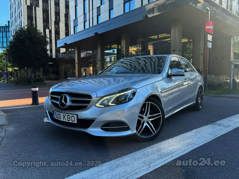 Mercedes-Benz E 220 - 1