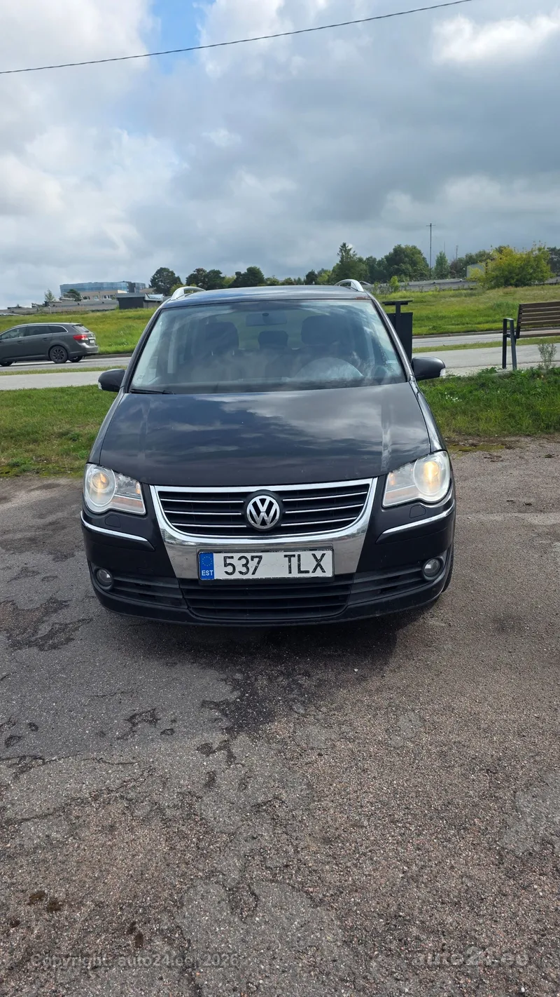 Volkswagen Touran - 1
