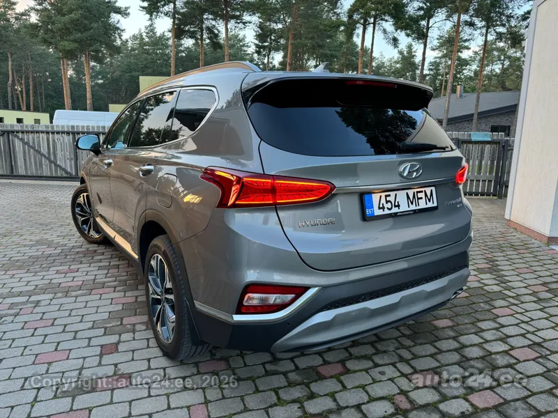 Hyundai Santa Fe - 1