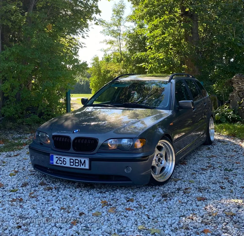 BMW 330 - 1