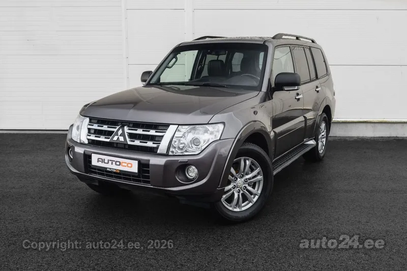Mitsubishi Pajero - 1