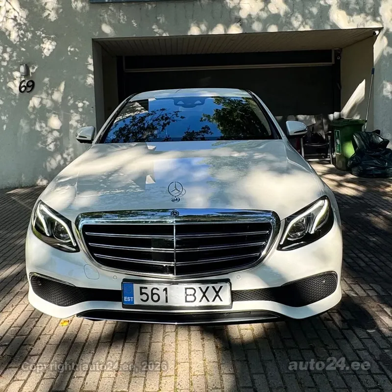 Mercedes-Benz E 220 - 1