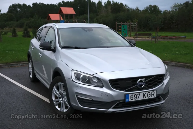 Volvo V60 Cross Country - 1