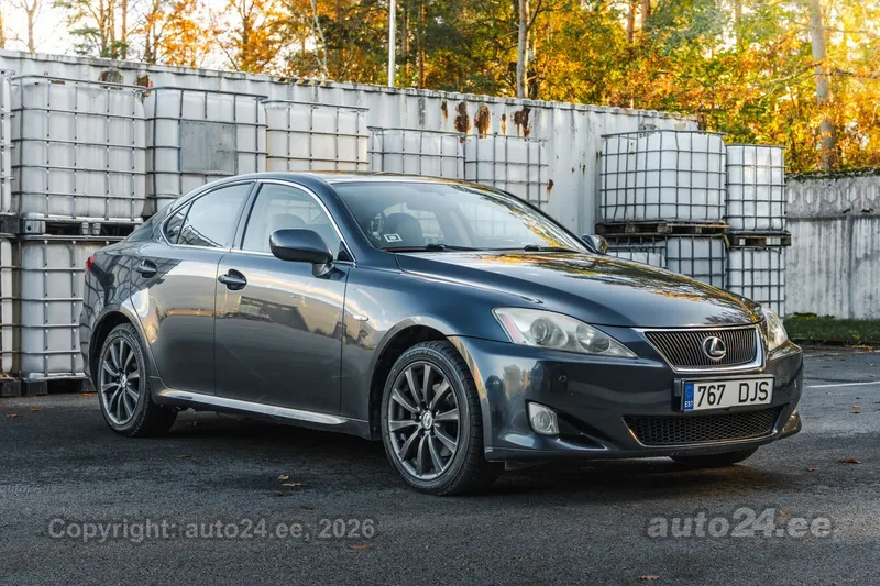 Lexus IS 220 - 1
