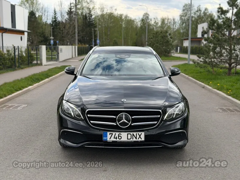 Mercedes-Benz E 200 - 1